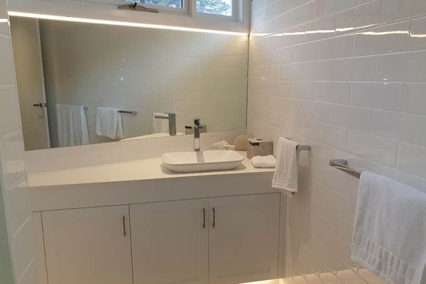 bathroom-renovations-127BF6EA89-D0C6-3BE7-91DA-8717CA954024.jpg